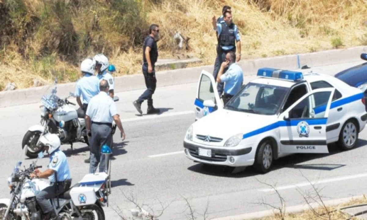 Θεσσαλονίκη: Επεισοδιακή καταδίωξη διακινητή αλλοδαπών - Έσπασε τις μπάρες στα διόδια!