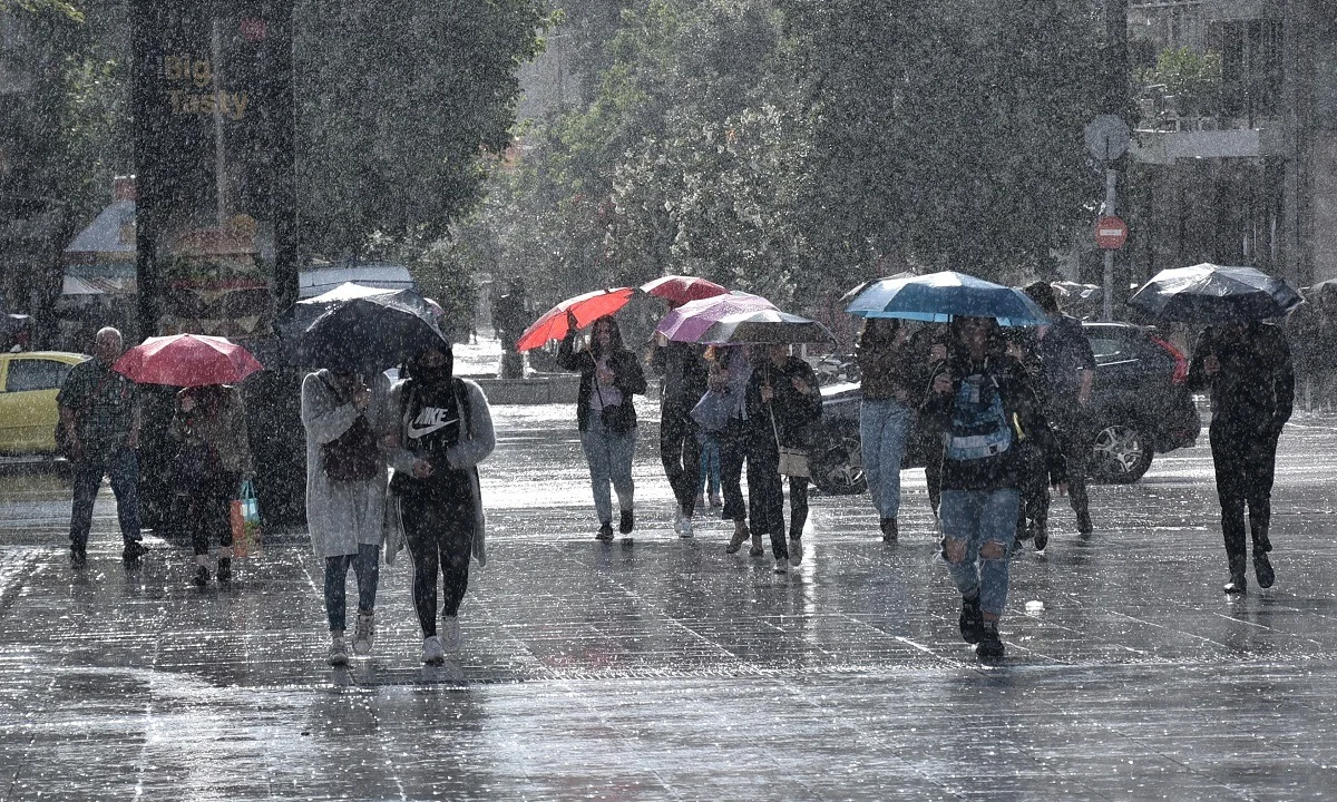 Καιρός: Έρχονται βροχές, καταιγίδες και άνεμοι έως και 7 μποφόρ! (vid)