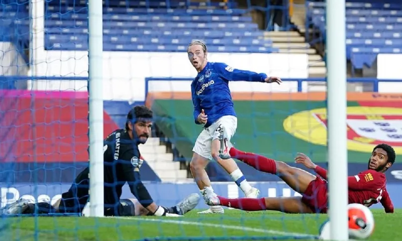 Έβερτον - Λίβερπουλ 0-0: Άσφαιρες στο ντέρμπι (vid)