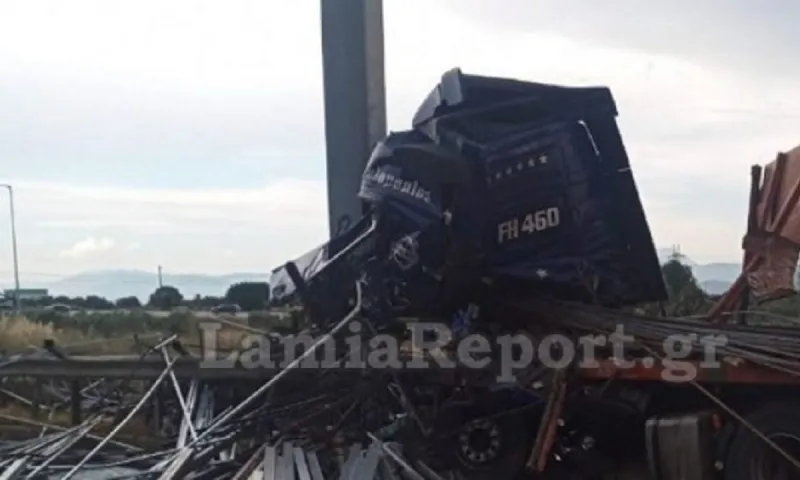 Σχηματάρι: Φρικιαστικό τροχαίο! Κομματιάστηκε αυτοκίνητο - Νεκρός ο οδηγός