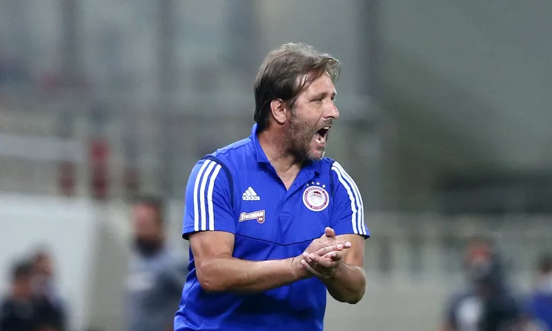 Μαρτίνς: «Ποτέ δεν θα κόψω τα πόδια σε παίκτη μου»