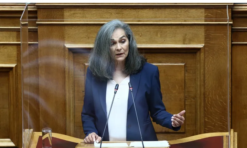 Σακοράφα- Οικονόμου: Δυο πρώην συνοδηποροι «μάχονται» για τα ματια του... ΣΕΓΑΣ