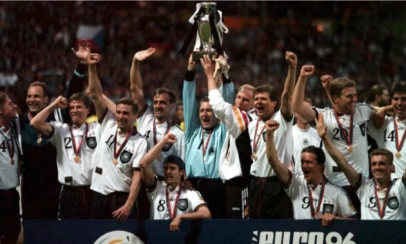 Euro 1996: Το ποδόσφαιρο γύρισε στο σπίτι του, αλλά το... πήραν οι Γερμανοί (vid)