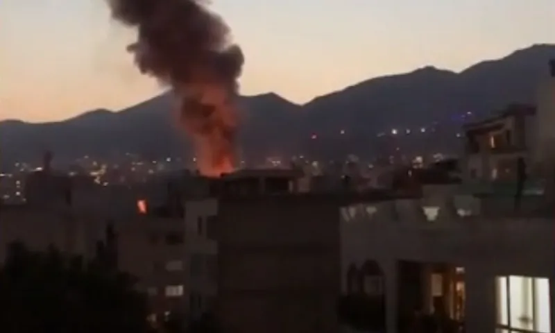 Τεχεράνη: Πυρκαγιά σε κλινική - Ισχυρή έκρηξη (vid)