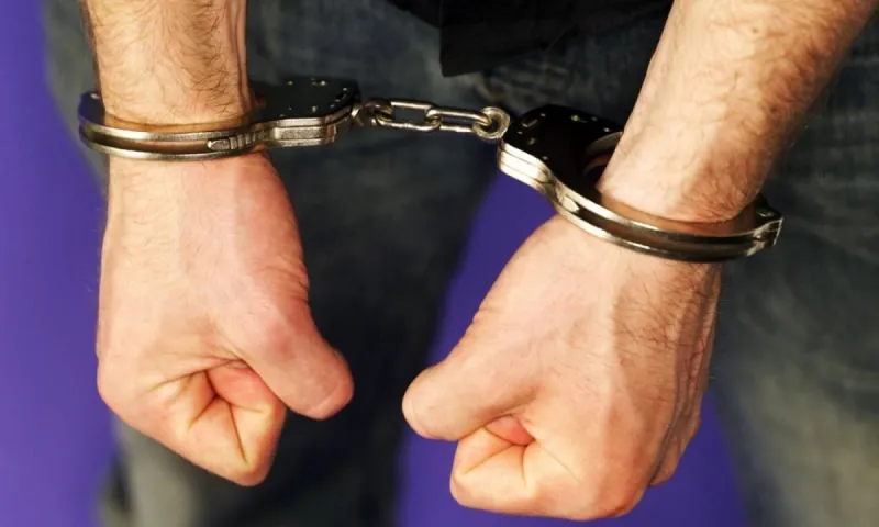 Δάφνη: Απέδρασε κρατούμενος με τις χειροπέδες!