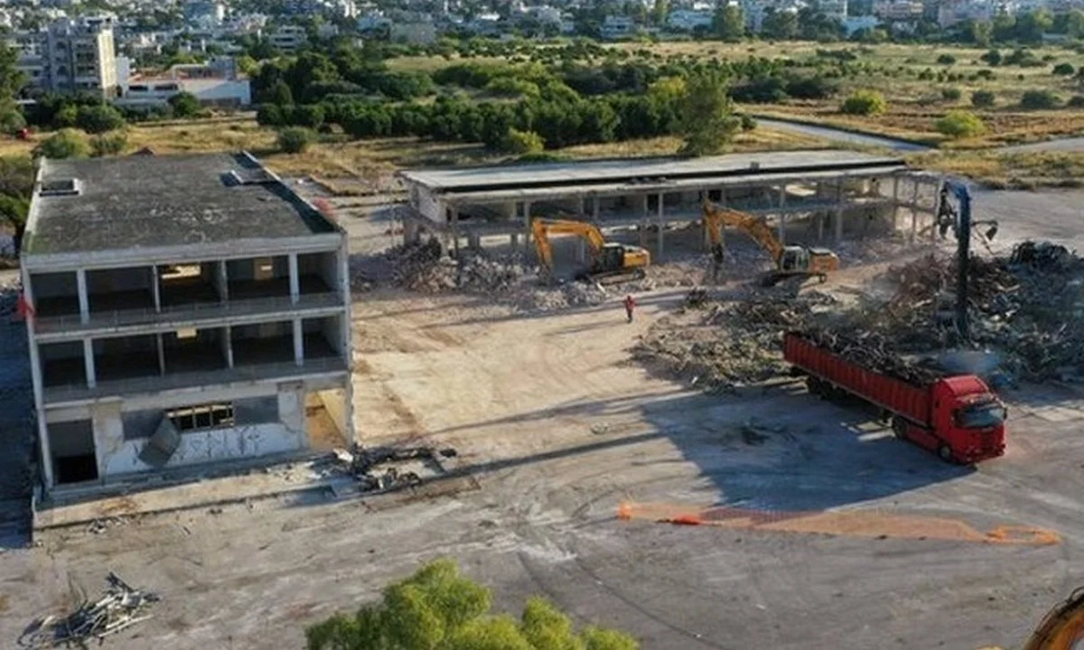 Ελληνικό: Άρχισαν οι κατεδαφίσεις - Οι πρώτες εικόνες