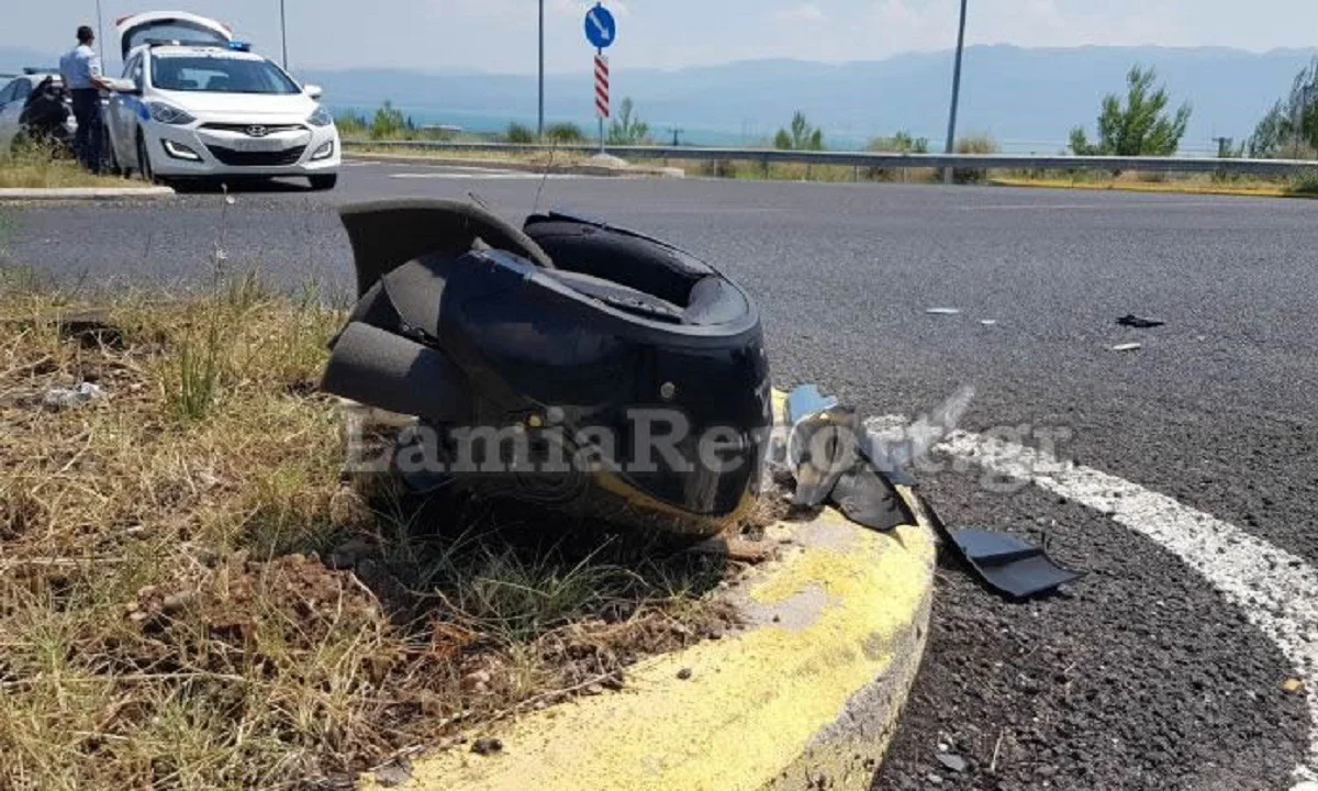 Φθιώτιδα: Το κράνος τον γλύτωσε από τα χειρότερα (pics)