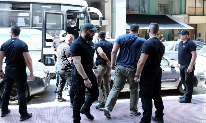 Στα χέρια της αστυνομίας η συμμορία του Πειραιά (vid)