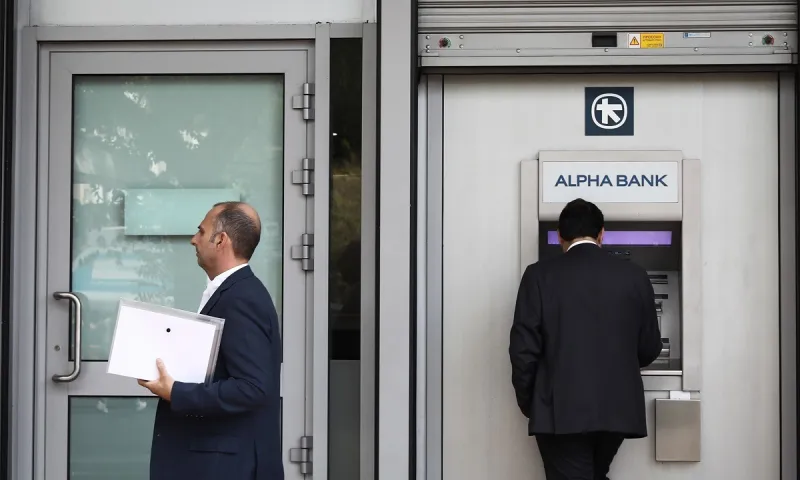 Alpha Bank - αποστολή sms: Ανάστατωση στους πελάτες, τι λένε πηγές της τράπεζας!