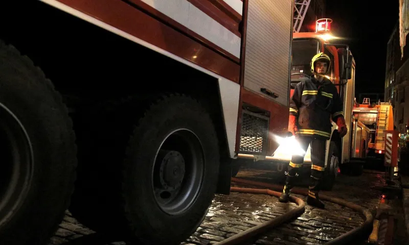 Ισχυρή καταιγίδα στη Θεσσαλονίκη - Επιχείρηση διάσωσης 4 πολιτών
