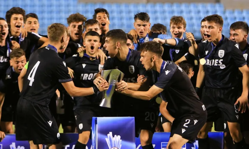 ΠΑΟΚ: Οι οπαδοί αποθέωσαν την Κ17 (pic)