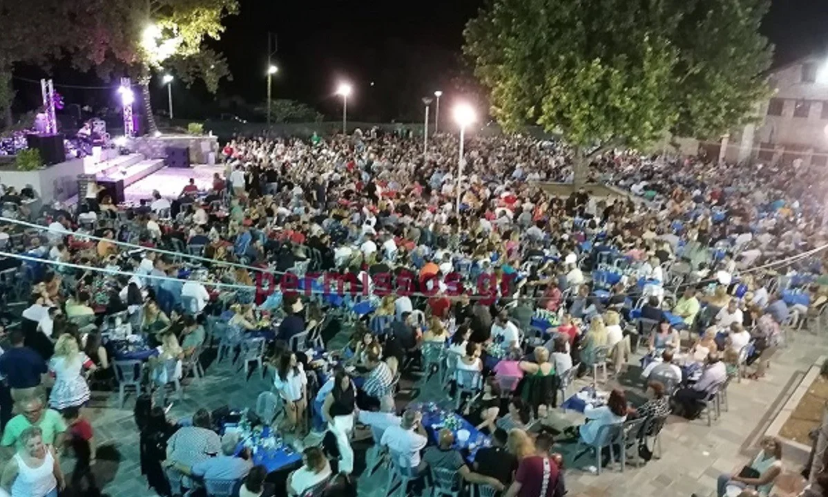 Αλίαρτος: Έγινε του... συνωστισμού σε γλέντι αθλητικού ομίλου (pics)