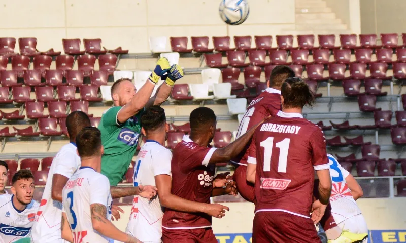 ΑΕΛ - Πανιώνιος 0-0: Όρθιοι με 10 οι Νεοσμυρνιώτες
