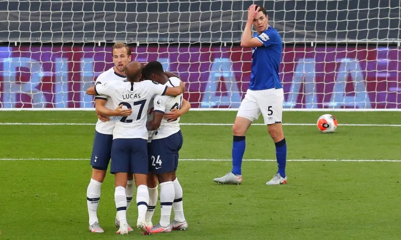 Τότεναμ - Έβερτον 1-0: Παραμένει στο κόλπο η ομάδα του Μουρίνιο