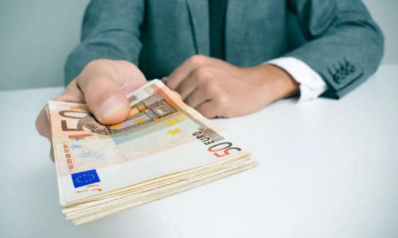 534 ευρώ: Ξεκινούν σήμερα οι αιτήσεις εργοδοτών κι εργαζομένων - Πότε έρχεται η πληρωμή