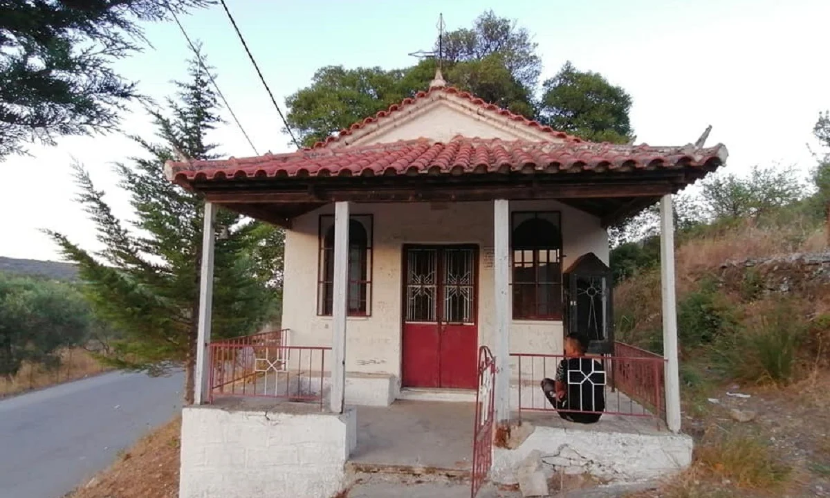 Μόρια: Νέος βανδαλισμός εκκλησίας στην περιοχή του Αγίου Σίλα (pics)