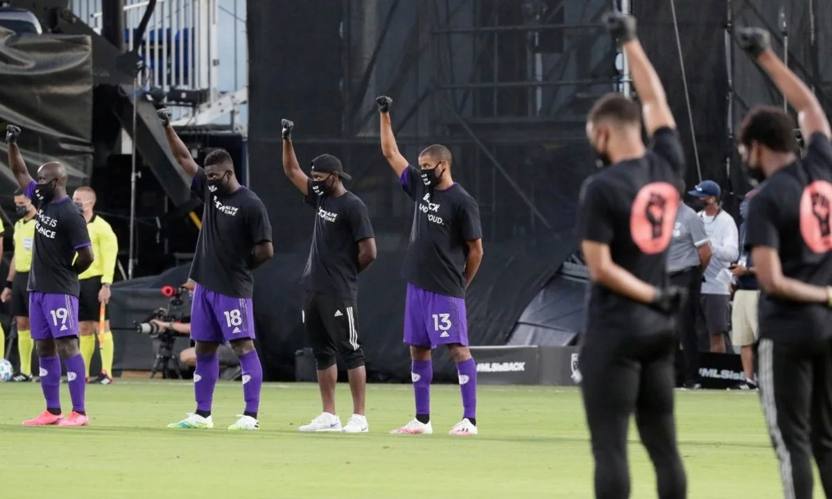 MLS: Επέστρεψε με ισχυρό μήνυμα κατά του ρατσισμού (vid)