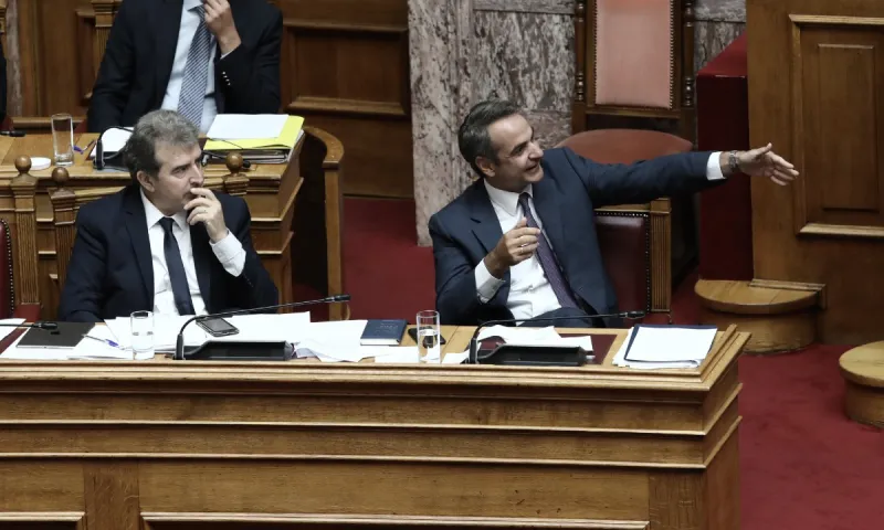 Νομοσχέδιο Χρυσοχοΐδη για τις διαδηλώσεις: Πέρασε με 187 ψήφους - ΝΔ και ΚΙΝΑΛ τάχθηκαν υπέρ (vid)