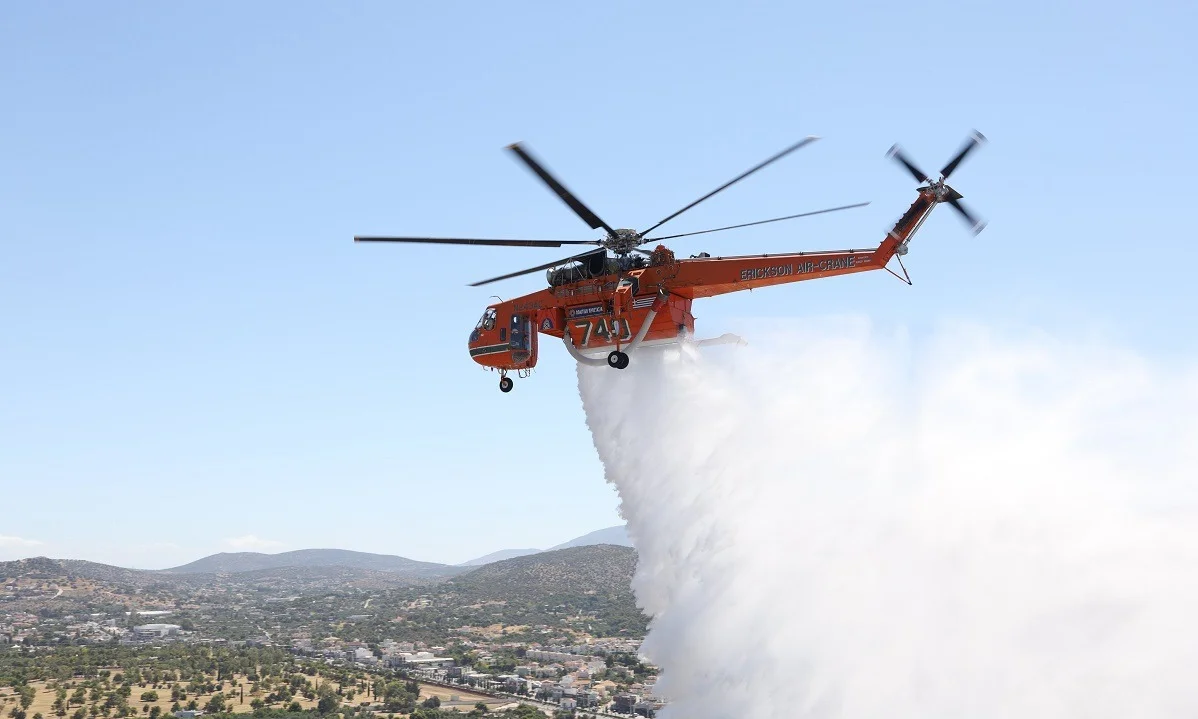 Λουτράκι: Πυρκαγιά στην Περαχώρα (pics)