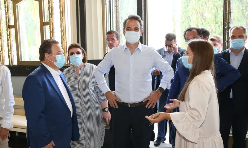 Μητσοτάκης από Κέρκυρα: «Ντροπή η εικόνα στο Αχίλλειο»