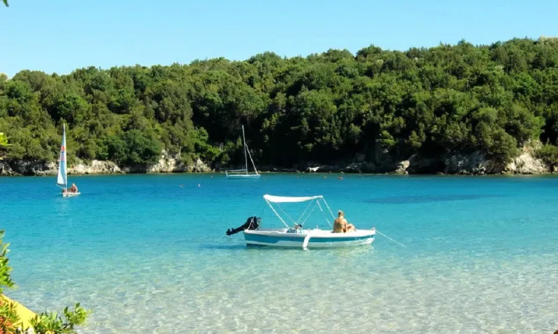 Πανέμορφες και μαγευτικές παραλίες στην Ηπειρωτική ακτογραμμή