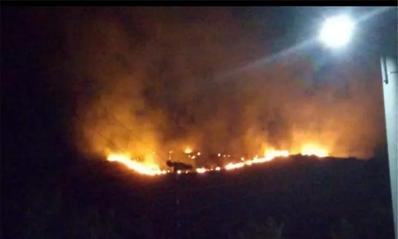 Φωτιά στο Πέραμα: Δεν υπάρχει ενεργό μέτωπο - Ερευνούν το ενδεχόμενο εμπρησμού (vids)