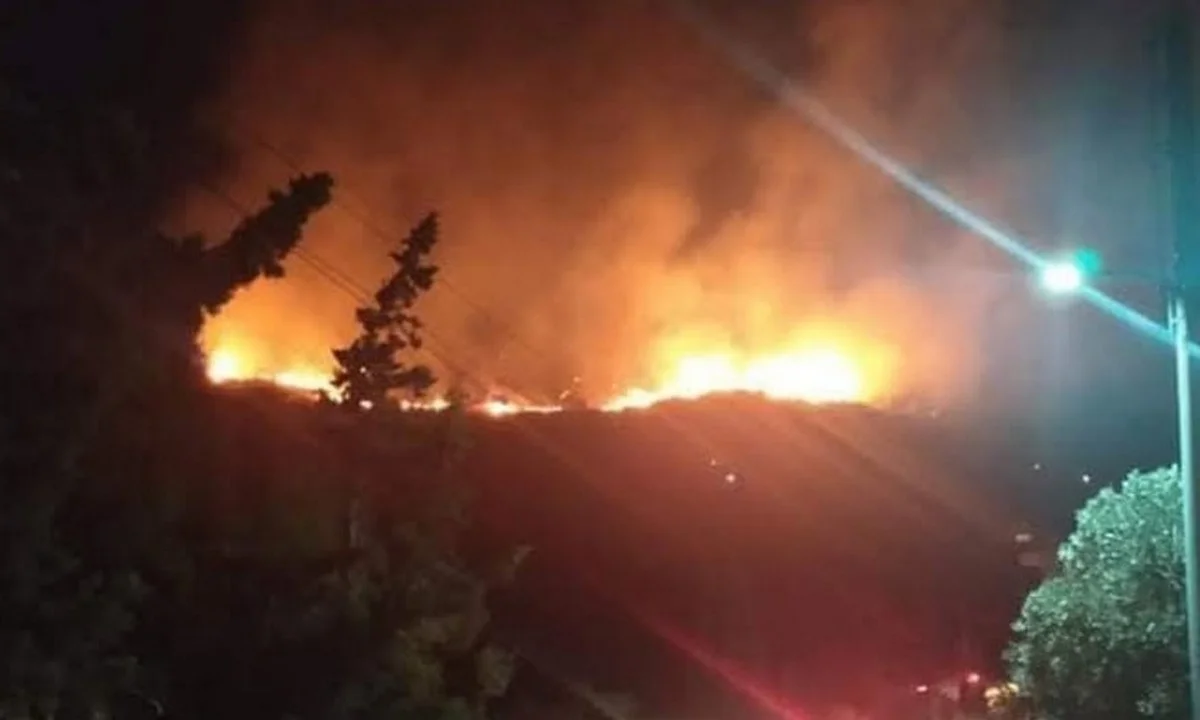 Φωτιά στο Πέραμα: Συνελήφθη 20χρονος για εμπρησμό από αμέλεια
