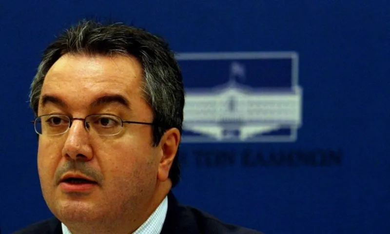 Μόσιαλος: «Ο κορονοϊός είναι εδώ. Δεν αντέχουμε νέο lockdown»