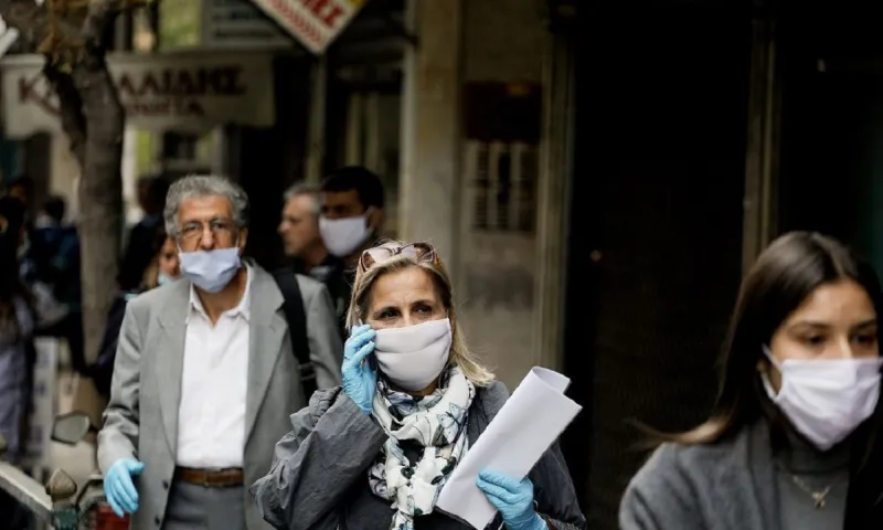 Χρήση μάσκας: Εισήγηση από επιστήμονες να επανέλθει σε όλους τους κλειστούς χώρους!