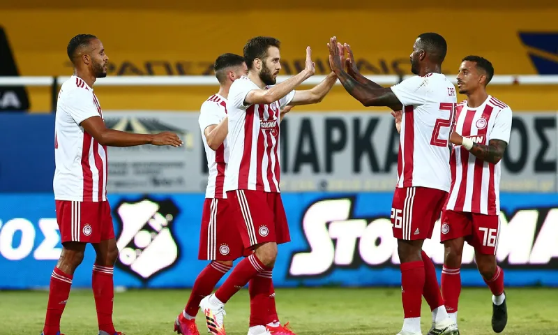ΟΦΗ - Ολυμπιακός: 1-3: Χαλαρός, χάρηκε το «pasillo» και επέστρεψε στις νίκες
