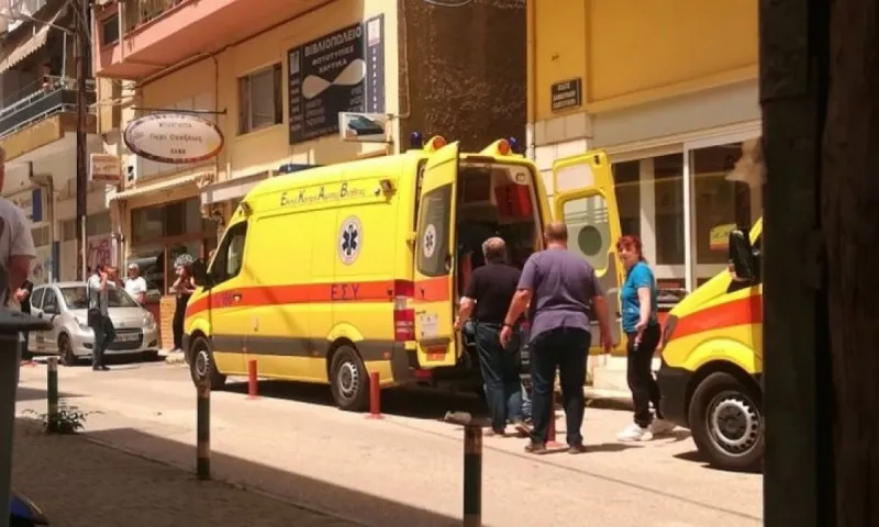 Επίθεση με τσεκούρι: Μάχη για τη ζωή του δίνει ο 56χρονος εφοριακός