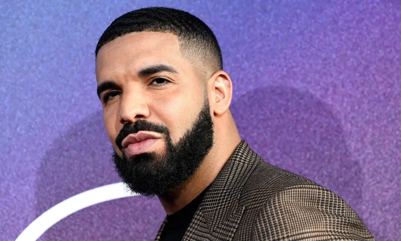 Το νέο τραγούδι του Drake μιλά για την Ελλάδα (vid)