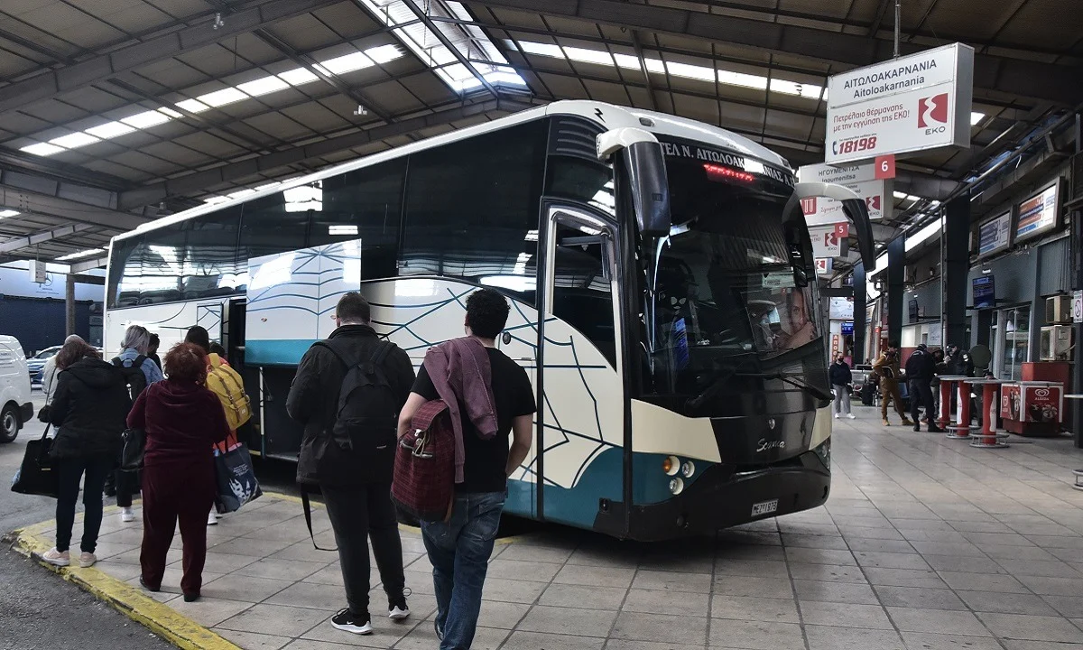 Ηγουμενίτσα: Οδηγός ΚΤΕΛ πήρε άλλο καράβι και άφησε τους μισούς επιβάτες στο λιμάνι