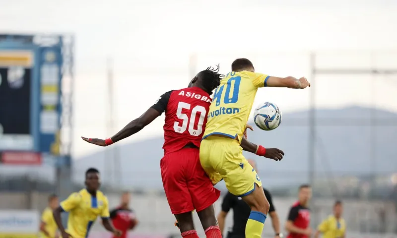 Αστέρας Τρίπολης - Λαμία 1-1: Αγγαρεία με το κεφάλι ψηλά