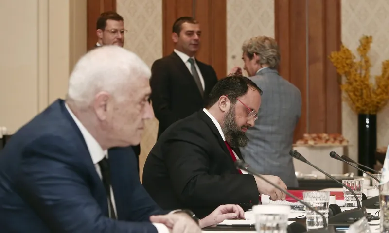 Ολυμπιακός εναντίον Μελισσανίδη: «Μιλάς εσύ για ηθικές αξίες;»