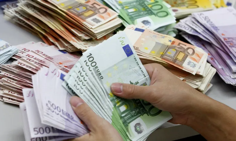 Πώς θα πληρωθούν φέτος οι φόροι: Οι νέες ρυθμίσεις οφειλών, οι δόσεις και οι εκπτώσεις