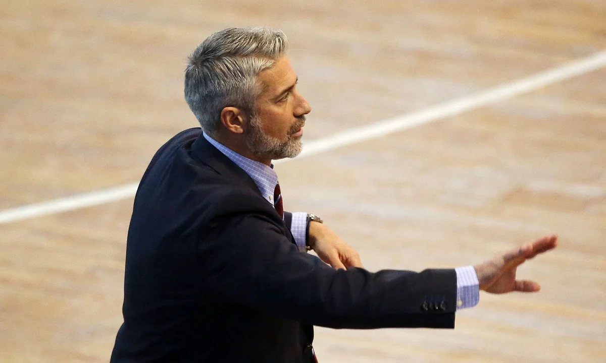 Ηρακλής: Ο Ζιάγκος στον πάγκο της ομάδας (pic)