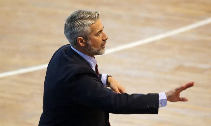 Ηρακλής: Ο Ζιάγκος στον πάγκο της ομάδας (pic)