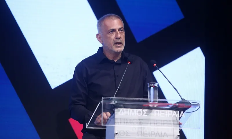 Μώραλης: «Σήμερα γιορτάζει ο Πειραιάς»