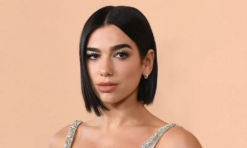 Dua Lipa: Ονειρεύεται τη «Μεγάλη Αλβανία» μέχρι την Πρέβεζα!