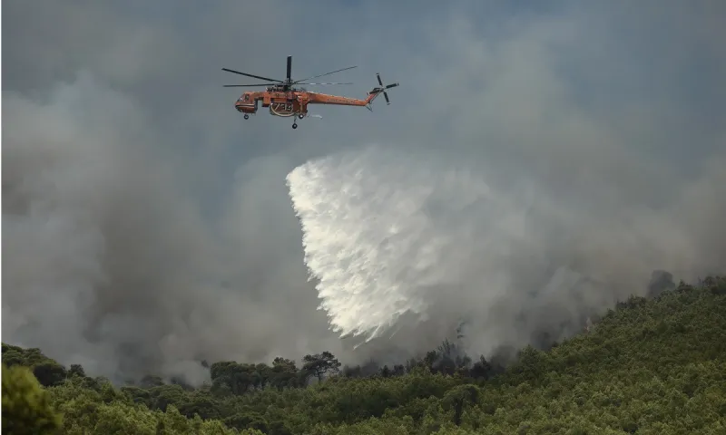 Φωτιά στο Λουτράκι: Νέα εστία κοντά στον Ισθμό (vid)