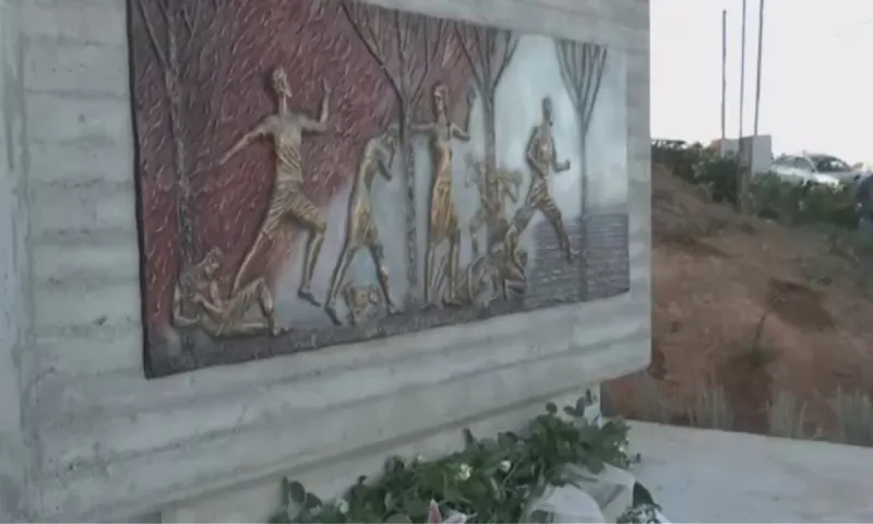 Συγκίνηση στο Νέο Βουτζά: Μνημείο για τα 102 θύματα της φονικής πυρκαγιάς στο Μάτι