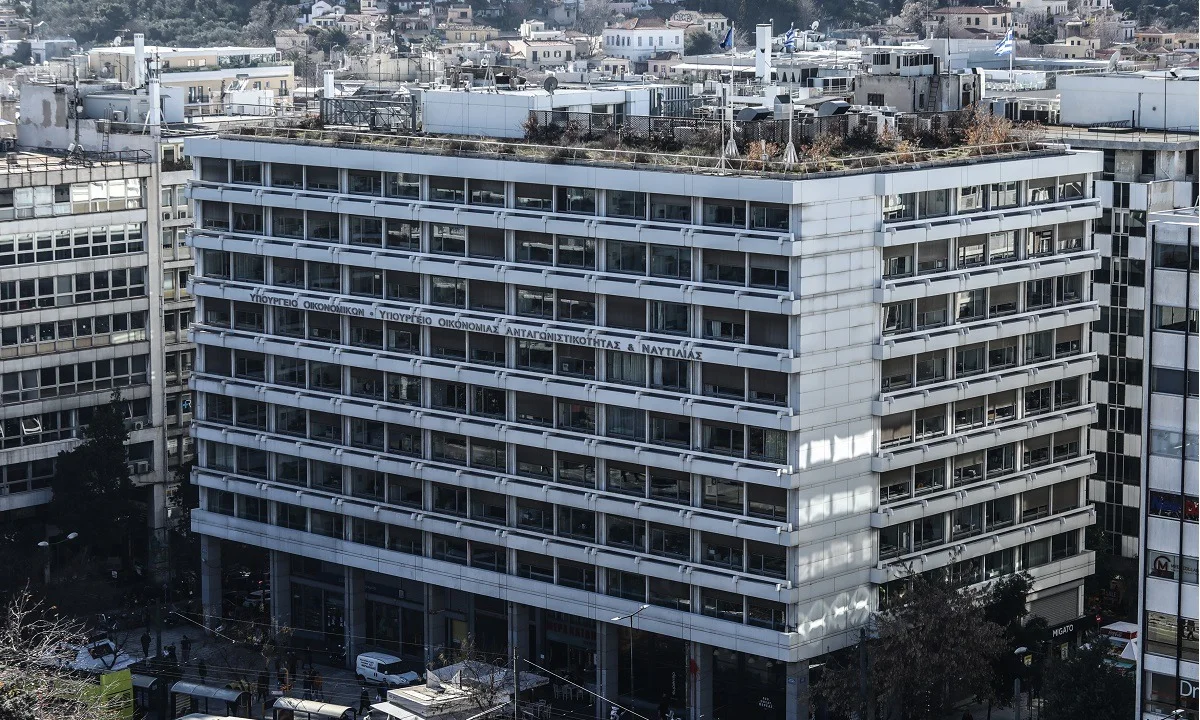 Πρωτογενές έλλειμμα 6,1 δισ. ευρώ στο εξάμηνο