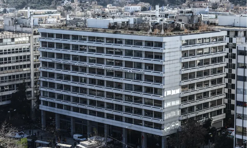 Πρωτογενές έλλειμμα 6,1 δισ. ευρώ στο εξάμηνο