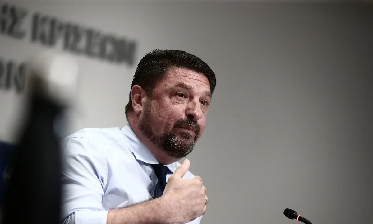 Κορονοϊός: Τι θα ανακοινώσει ο Χαρδαλιάς για την μάσκα στην έκτακτη ενημέρωση