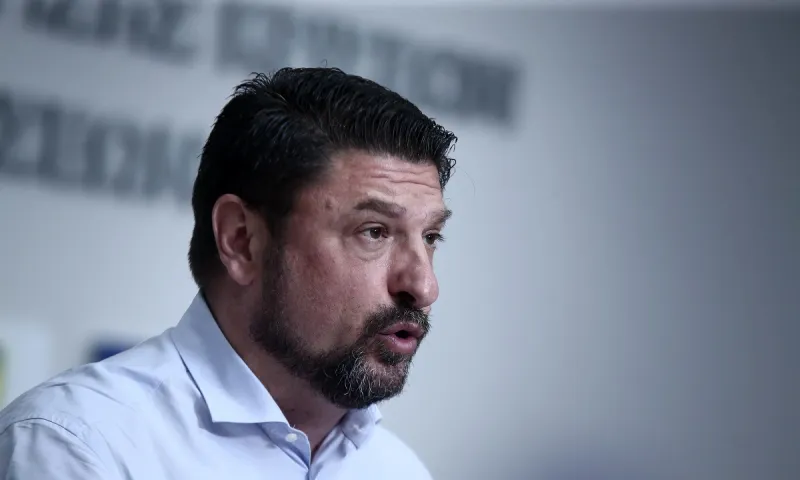 Κορονοϊός: Τι είπε ο Χαρδαλιάς για τις εκκλησίες, τα beach bar και τα πανηγύρια
