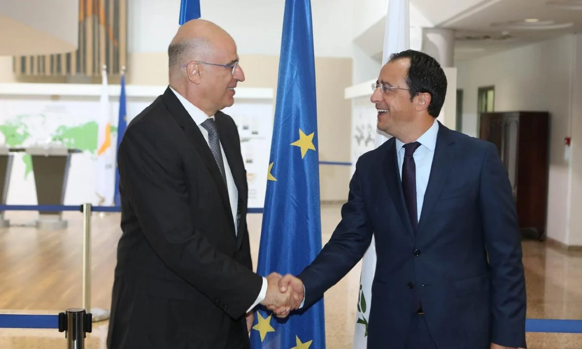 Δένδιας: Επικοινωνία με Χριστοδουλίδη - Στο επίκεντρο οι τουρκικές προκλήσεις (pic)