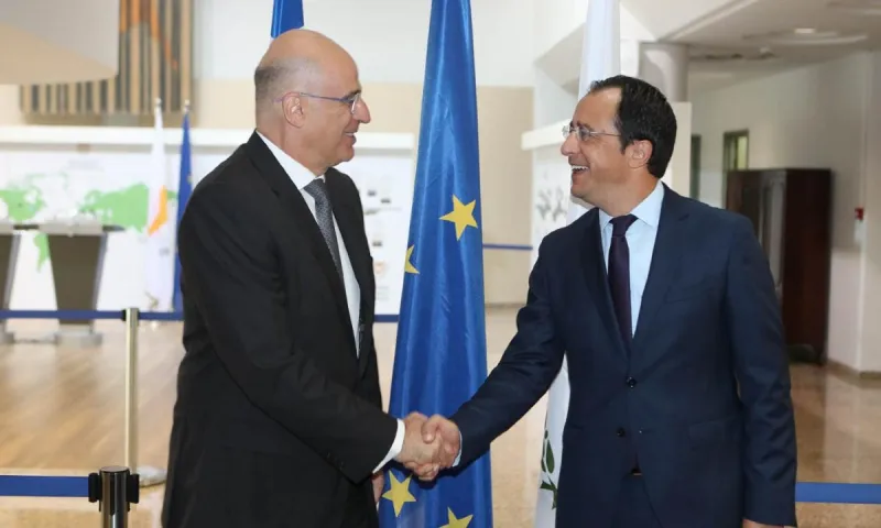 Δένδιας: Επικοινωνία με Χριστοδουλίδη - Στο επίκεντρο οι τουρκικές προκλήσεις (pic)