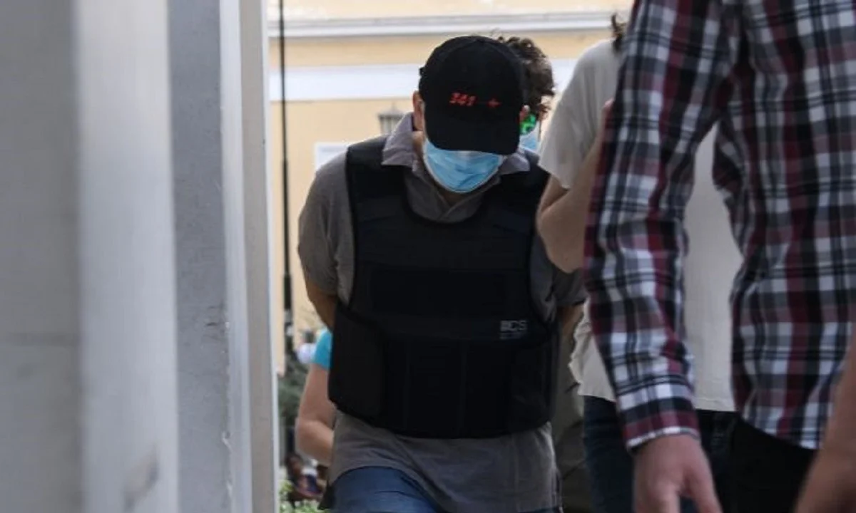 Ψευτογιατρός - ΣΟΚ: Ακόμη τέσσερις νεκροί από την δράση του!