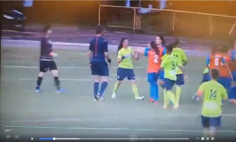 Βοσνία: Επικό ξύλο σε ματς Γυναικών (vid)